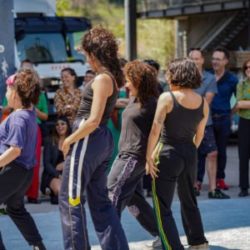 Parade d ’ i n t i m i d a t i o n aigre-douce